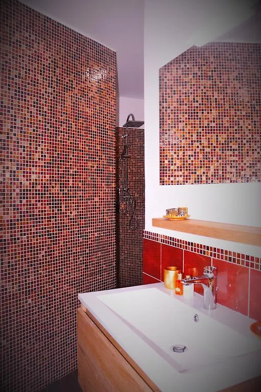 B&B A Due Passi Dal Mare Bed & Breakfast